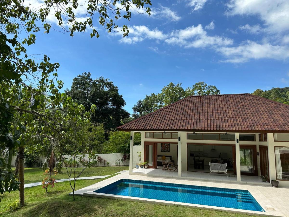 Villa Meranti - Spacious Private Pool Villa Pantai Cenang  Luaran gambar