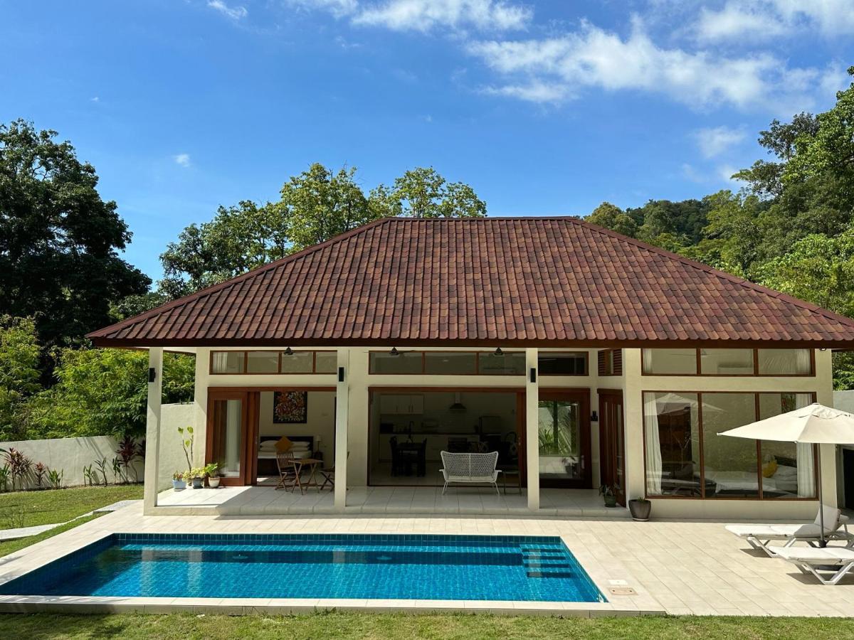 Villa Meranti - Spacious Private Pool Villa Pantai Cenang  Luaran gambar