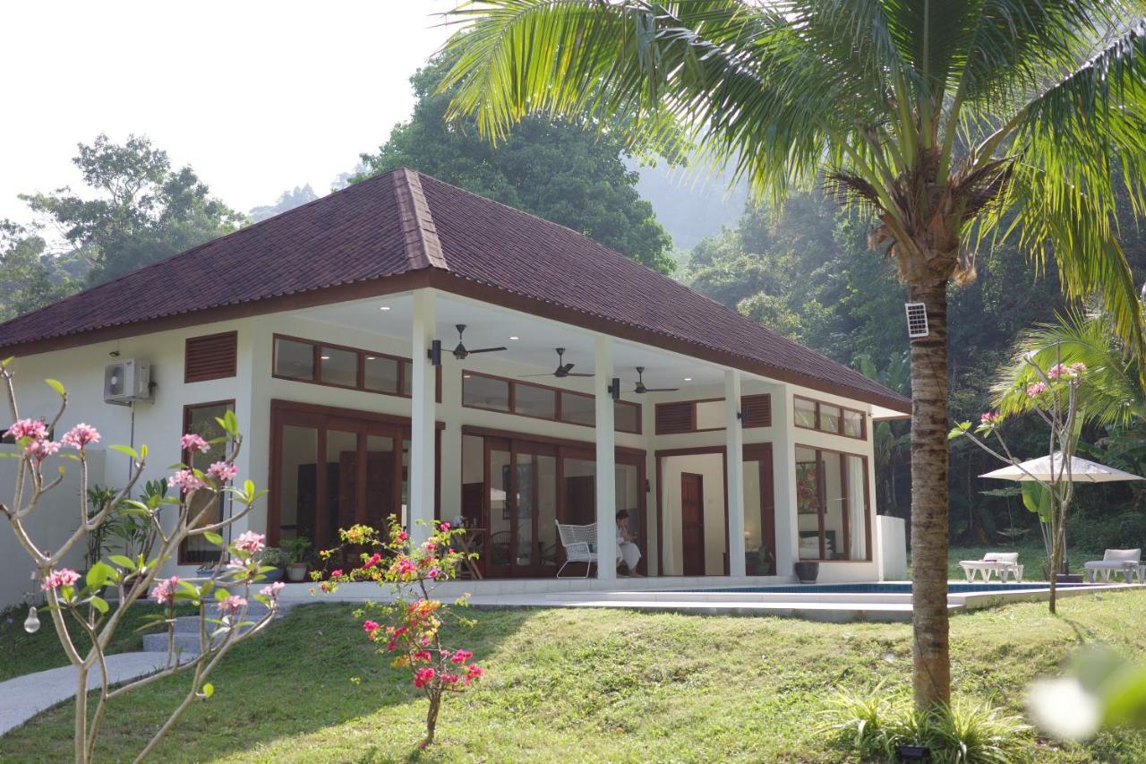 Villa Meranti - Spacious Private Pool Villa Pantai Cenang  Luaran gambar